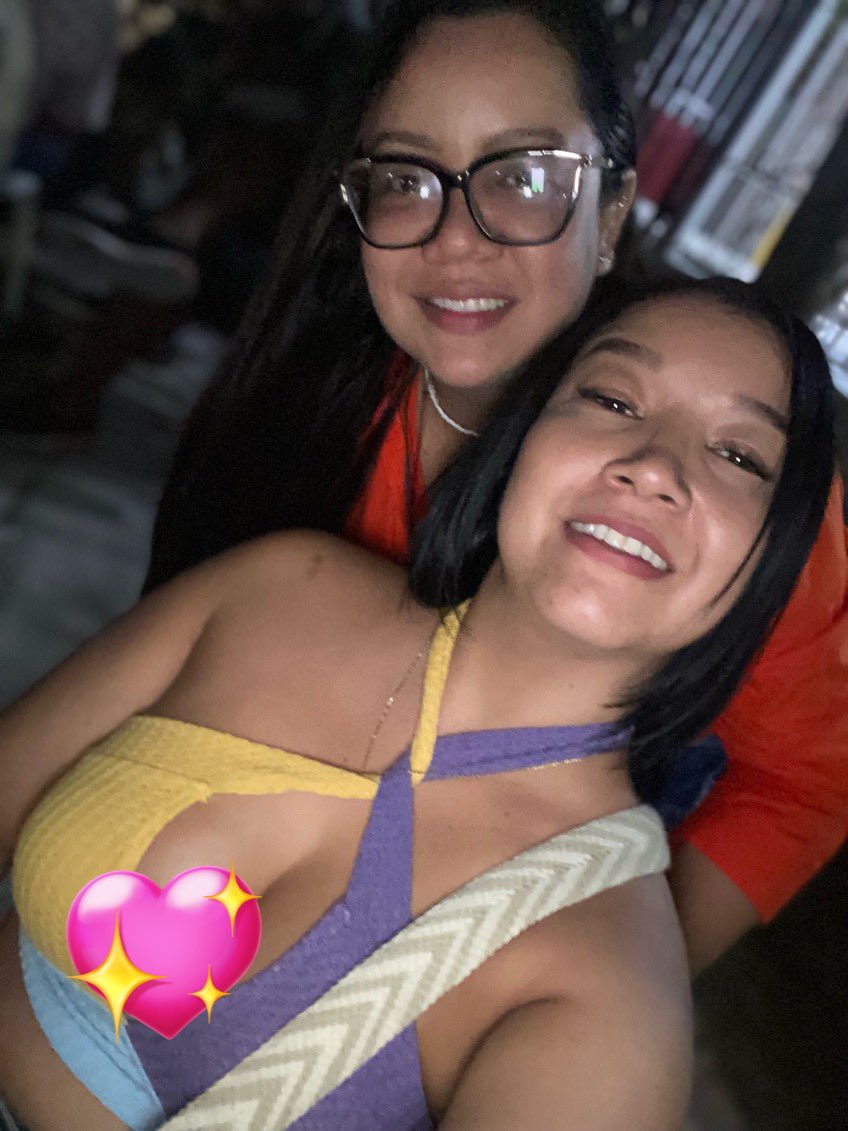 MaryCCastellan1's tweet photo. Mi amiga de todos los tiempos y tempestades hoy me vino a ver a mi pueblo. Love you friend ♥️🙏🏻 #Zareth https://t.co/2ZUsqTAufV