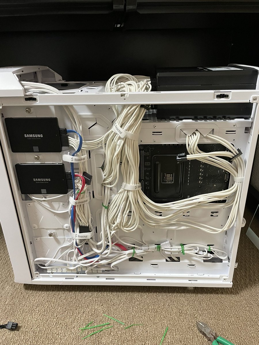mayo1118's tweet image. PC配線スリーブケーブル化終了！(高かった。。

まだやりたいことはあるけどひと段落かな？

次はASRockのlive mixerで組みたいな

#ASRock
#スリーブケーブル