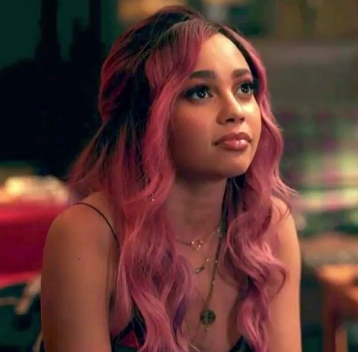 IconicBasically's tweet photo. I’m in Love with Antoinette Topaz…i mean who wouldn’t? Just look at her ❤️‍🔥 #VanessaMorgan #ToniTopaz #Choni #Riverdale #Season7 #Season4 https://t.co/qEkYfOB6TI
