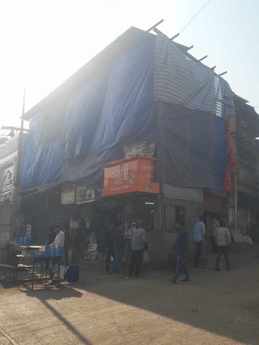 166Ward's tweet photo. मनपा एल विभाग प्रभाग क्रमांक - १६६ एल बी एस मार्ग कल्पना सिनेमा हॉल समोर व खेतानी कंपमाऊंड मार्बल कंपनी मधील वाढते अनधिकृत बांधकामे. मा. सहाय्यक आयुक्त यांचे दुर्लक्ष!@mybmc @mybmcWardL https://t.co/jBXcN9IXWs