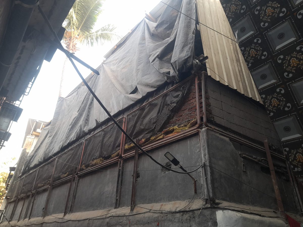 166Ward's tweet photo. मनपा एल विभाग प्रभाग क्रमांक - १६६ एल बी एस मार्ग कल्पना सिनेमा हॉल समोर व खेतानी कंपमाऊंड मार्बल कंपनी मधील वाढते अनधिकृत बांधकामे. मा. सहाय्यक आयुक्त यांचे दुर्लक्ष!@mybmc @mybmcWardL https://t.co/jBXcN9IXWs