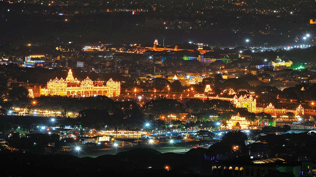 U20India's tweet photo. #DidYouKnow 
#Maysore is the #1st and most greenest city of India with a rich #cultural #heritage. The city has managed to have one of the best #drainage and sewage #systems in the #country. 
@AmdavadAMC @amitabhk87 @Bhupendrapbjp @g20org @MoHUA_India @CMOGuj 
#u20 #G20India https://t.co/izR4zOrrjG