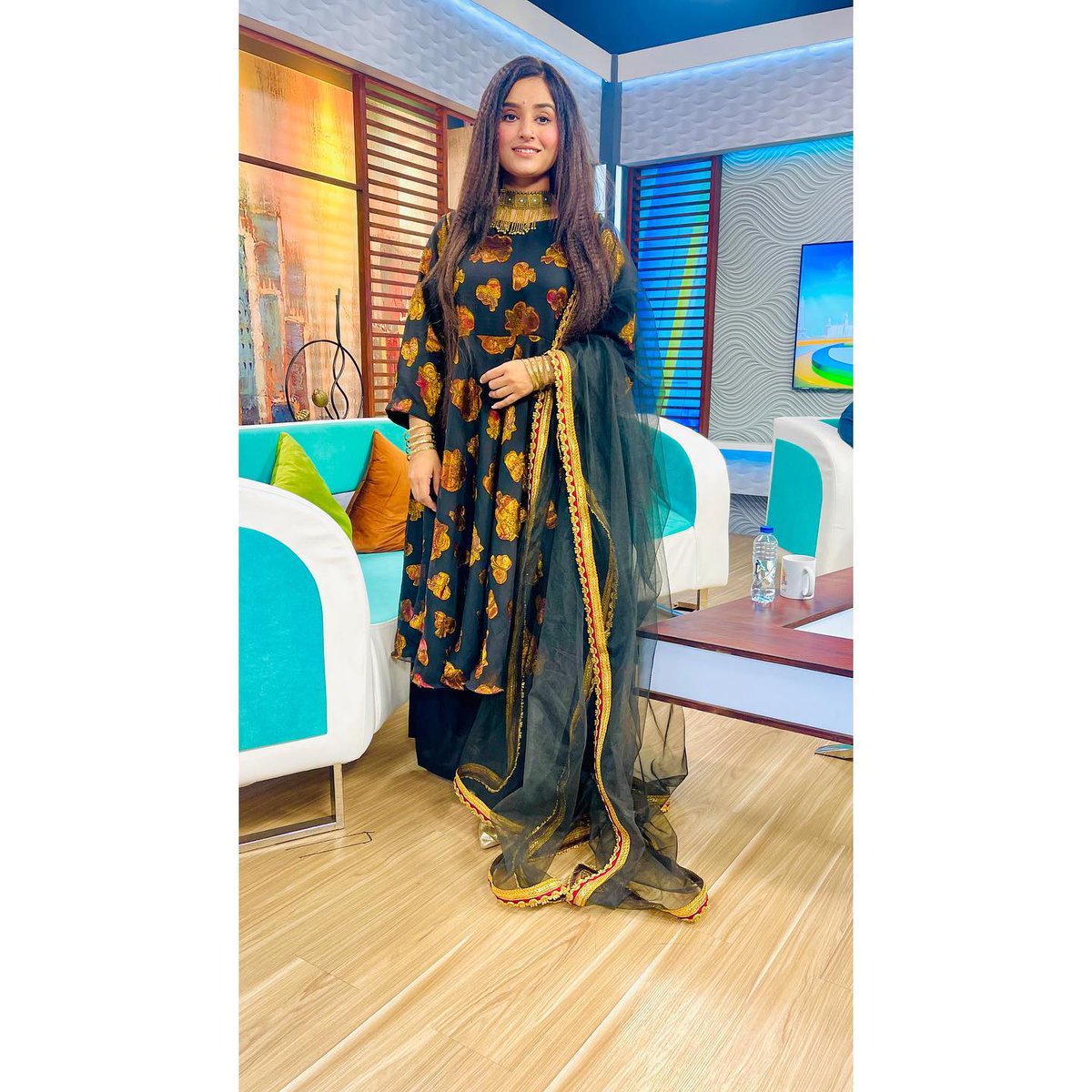 MediaSpringPk's tweet photo. ON SET! @itsukashagul with @sukhera_jamil and @HinaNiazi8 at the sets of #SunoPakistan https://t.co/rNllCNXHMd