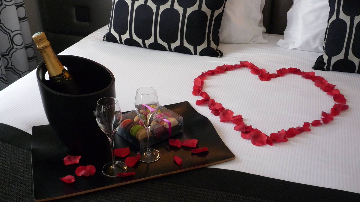 DeveraHotelPH's tweet photo. The season of love is just around the corner! 
Celebrate with us!

Because it is the season to celebrate love, surprise your partner with a romantic moment by booking our special offer for a Valentine set up in your room. Let us know how we can make your day even more special. https://t.co/enWpEB8tyc