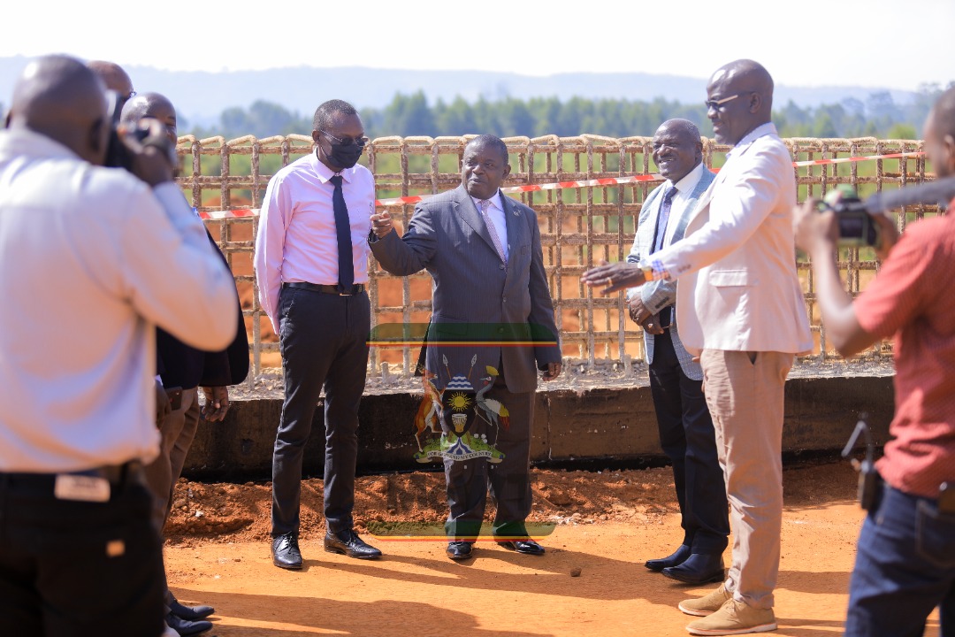 engsbagonza's tweet photo. I presented the project report for upgrading of Kakiri-Masulita-Mawale road (23.1km) last Wednesday, 18th January 2023 at Masulita Town Council, Wakiso District at the Ground Breaking Function presided over by the Hon. Minister of Works and Transport, Gen. Katumba Wamala. https://t.co/vEgjJKYsZl