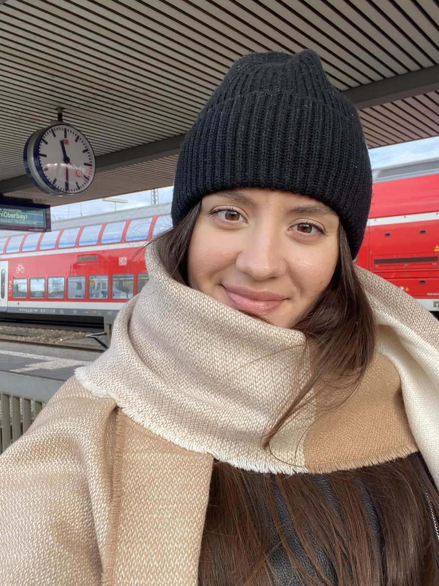 tabanovaevgenia's tweet photo. Hello everyone😊

I had a great rest, drew a lot, walked and enjoyed😊 And ready for a new week!💪

How was your weekend?
#KatoKrew #NFTartists #22collab https://t.co/VkoJvg5MlS