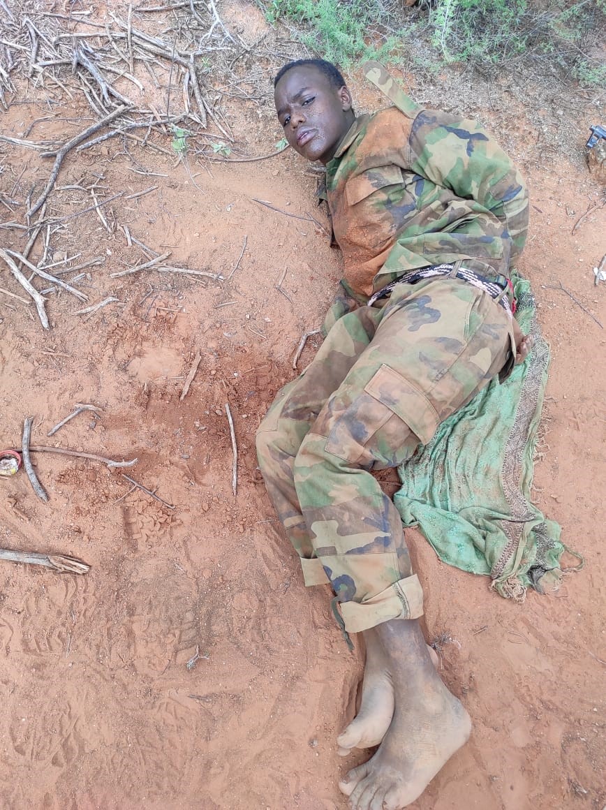 CTP_Kenya's tweet photo. A multi agency security team raided an #AlShabaab camp in Sedahgose, Garissa County, neutralizing 12 of over 30 militants, capturing 1 alive while others escaped to Somalia with injuries. The team seized 1 IED, 1 PKM machine gun, and 1 AK47.
#ActionCountersTerrorism
@RAbdiAnalyst https://t.co/9TYskHxZol