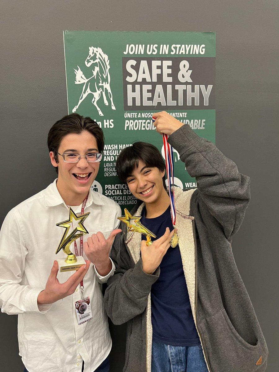 HeightsDebate's tweet photo. HUDL T5 Awards!

CXJV (SPEAKERS)
3 - Sophia Rosas
2 - Samantha Martinez
1 - Remi Chavez

CXJV (PLACES)
3 - Sophia R- Katherine A
2 - Andrew S - Alexa C
1 - Remi C -Jacob C

CX Varsity (SPEAKERS)
3 - Melissa Galdemez

CX VARSITY (PLACES)
2- Alejandra C - Yamia E

Congrats Heights! https://t.co/YAs0VTjvCX