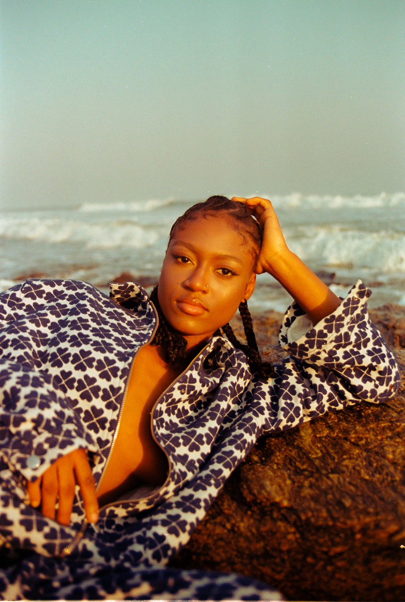 “a touch of sunset”

TALENT 
<a href="/iamdididj/">Iamdididj</a> 
PHOTOGRAPHER 
@pmboakye 
CREATIVE DIRECTION
@pmboakye @mickey___fabulous 
STYLING 
@pmboakye 
MAKE UP
@kosyginglam 
HAIR 
@kosyginglam 
PRODUCERS 
@truelyff @00_ferdinand 
CLOTHING 
@arteantwerp
shot on #kodakgold #film