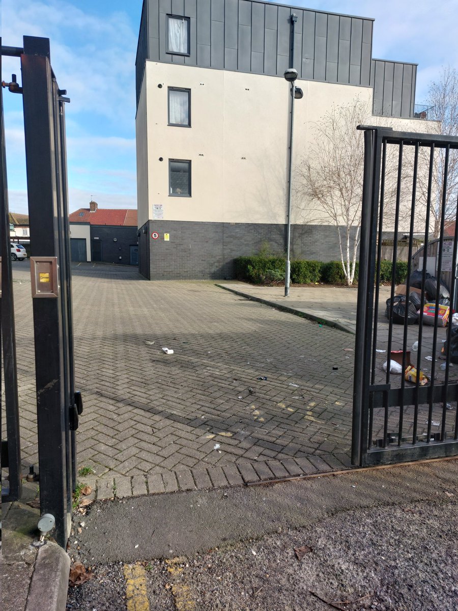 To our residents @ Hayes&amp;Windosr Court, a job has been raised for the broken entrance gate I have also asked our #estatesteam to arrange for some of the rubbish to be collected. As you have not had a refuge collection in the last two weeks #teampurple @pa_housing