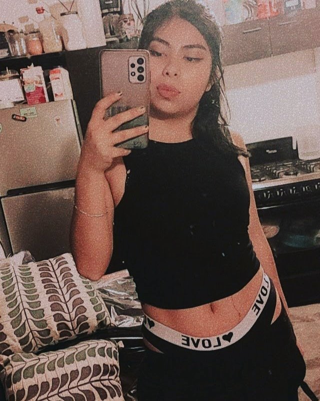 Alessa20_02's tweet photo. Total mente aburrida 😗 https://t.co/4qNgWMnLIv