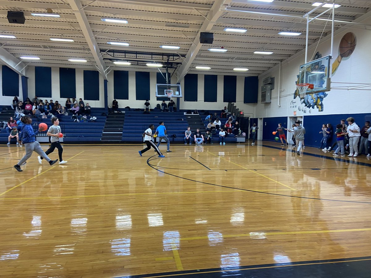 tmiller1914's tweet image. Our students had fun on Friday. They had an opportunity to play Dodgeball as a reward for iReady growth. GREAT JOB #theplacetOBe #OBPride @OBMSQuistors