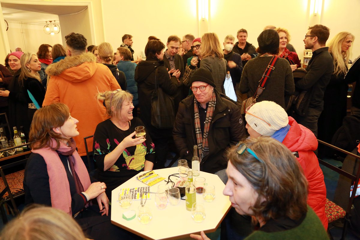 Fonds Darstellende Künste (@fonds_daku) on Twitter photo Der Film geht jetzt auf Tour und ist als nächstes am 02. Februar am <a href="/FFTDuesseldorf/">FFT Düsseldorf</a> zu sehen. Alle weiteren Tourtermine findet ihr unter fonds-daku.de.
Fotos: Dorothea Tuch Der Film geht jetzt auf Tour und ist als nächstes am 02. Februar am <a href="/FFTDuesseldorf/">FFT Düsseldorf</a> zu sehen. Alle weiteren Tourtermine findet ihr unter fonds-daku.de.
Fotos: Dorothea Tuch