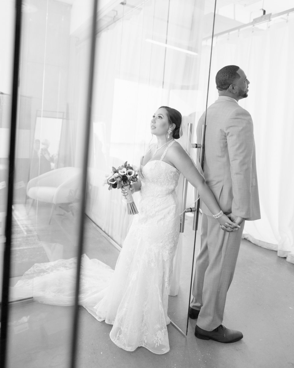 MinervaPhoto's tweet image. That first touch moment before the ceremony can be that well-needed biggest stress relief
.
@vic_x24 @allsmiles_jiles @thebalconyorlando @cocktails_catering @its_tasty_too @otownflowers @djjohnnybc @goldenempressnails @minervaphotography
.
#thebalconyorlando #thebalconyorlandowed