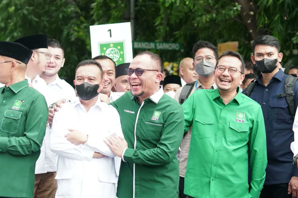 Bismillahirrahmanirrahim... Kebangkitan Indonesia Raya. Hari ini diresmikan Sekretariat Bersama antara PKB dan Gerindra. Ini adalah langka awal yang pasti... Karena jelas dari awal. Mohon do'a dan dukungan...
