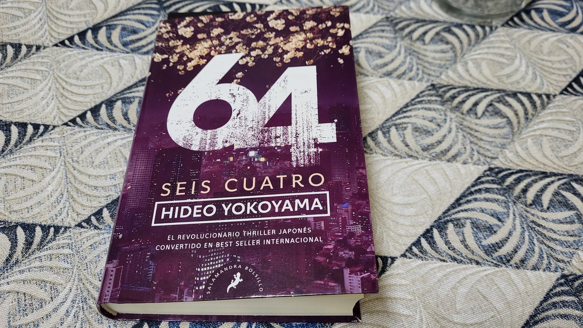 #BuenosDias.

Nueva semana, nueva lectura. Le toca el turno a 'Seis cuatro' de Hideo Yokoyama. ¿Lo habéis leído? ¿Qué os ha parecido?