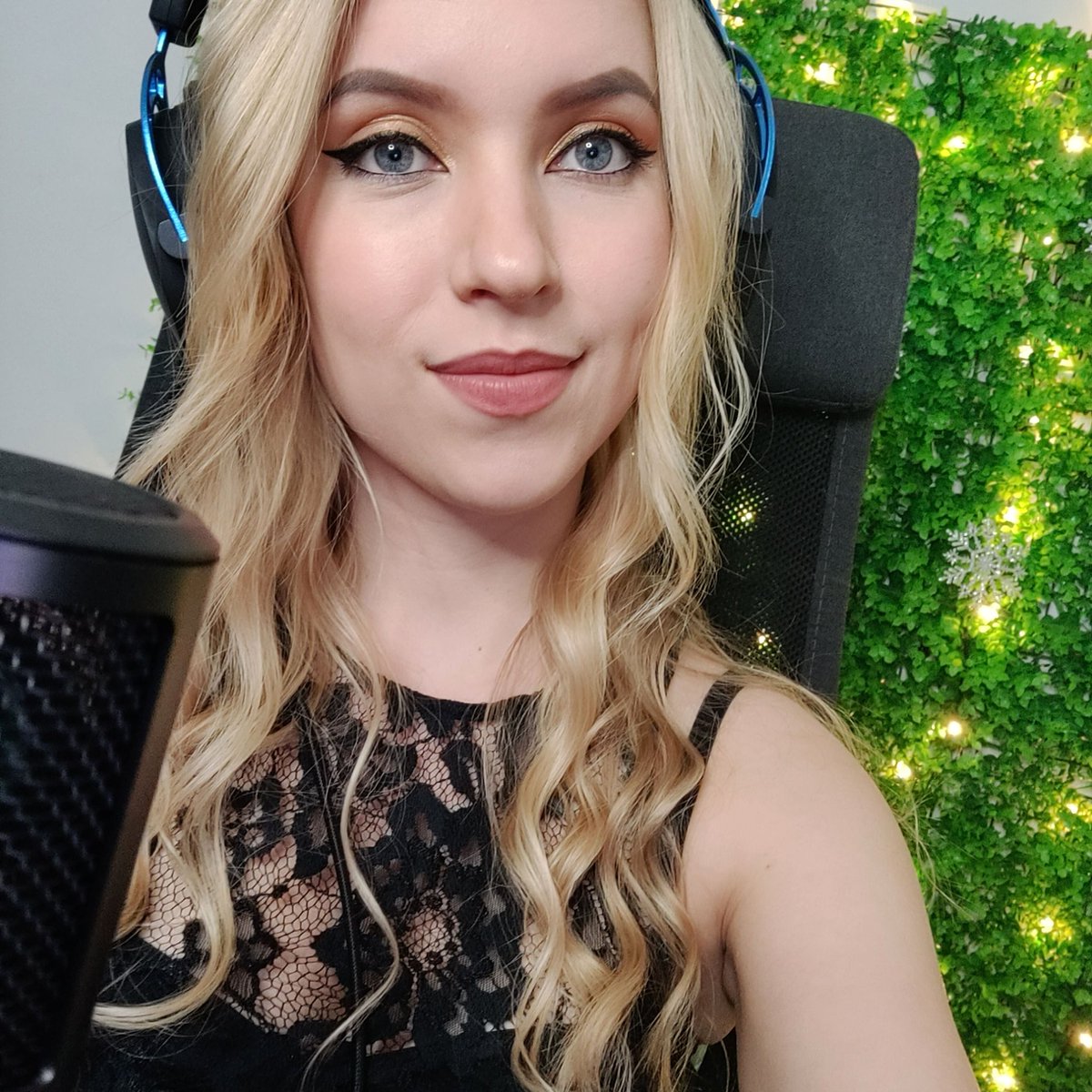 ellunity's tweet image. Hey guys!💙
It's been a while as I was just on holiday. I'm back live on #twitch on Tuesday at 7pm GMT. See you there! 🫶
#twitchaffiliate #smallstreamer #streamer #girlgamer #gamergirl #blondehair #varietystreamer #rpggames #pcgames #horrorgames #pcgaming #gaming #interactive