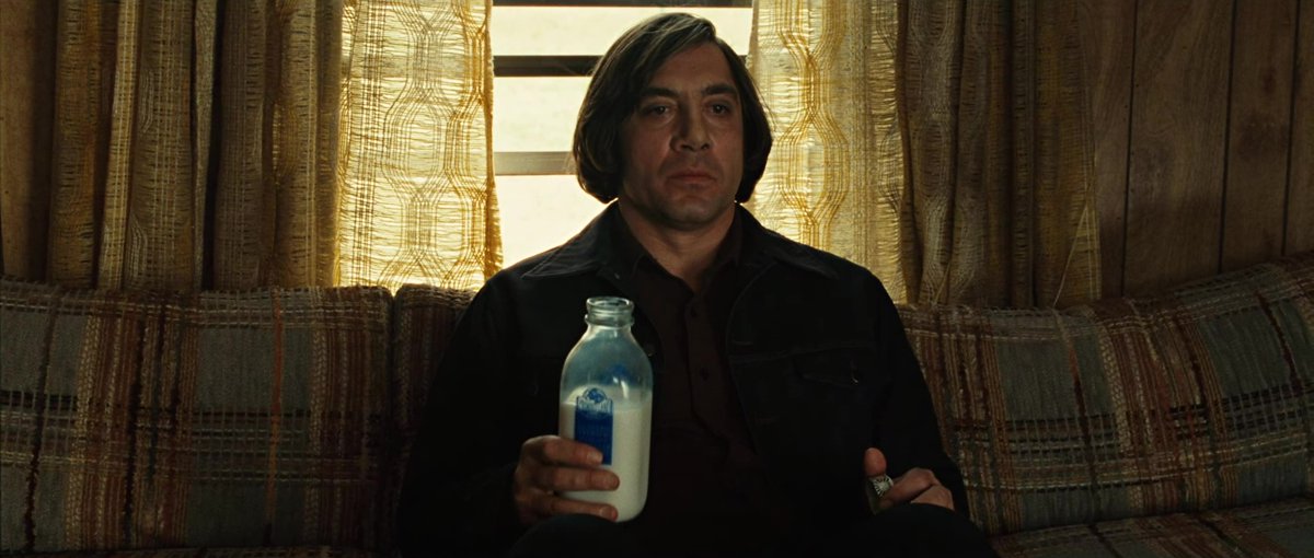 TheCinegogue's tweet photo. weirdos and milk https://t.co/KXPOkSltBB