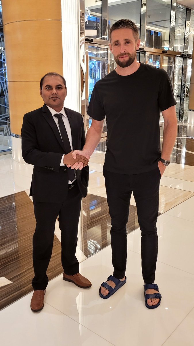 #Chris_Woakes - England Cricketer
It is so fascinating to meet Chris Woakes an English cricketer, the aim was to discuss finer details of insights for commercial offerings in aligning values🏏🏆
#chriswoakes #englandcricketer #humbleperson #DPWorldILT20 #ALeagueApart #ILT20