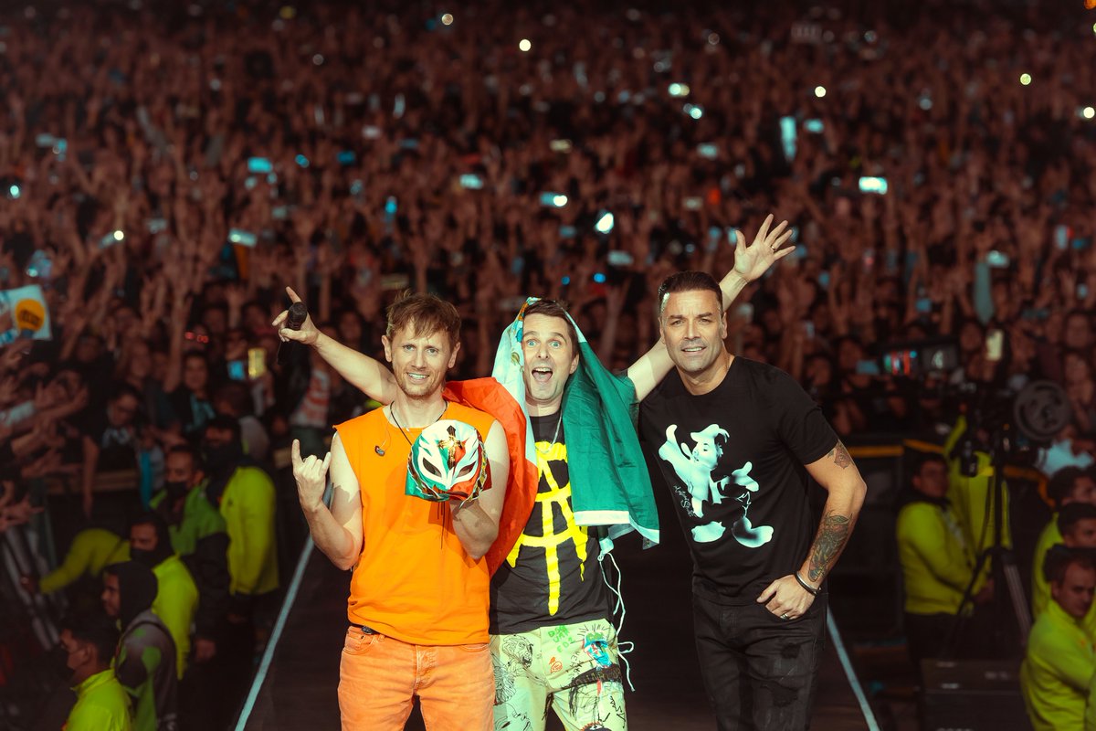 62,000+ representing Mexico City. We’ve missed you! Thank you for this special night. 🇲🇽⚡️

📸 • <a href="/theworkofjar/">The Work of Jar</a>