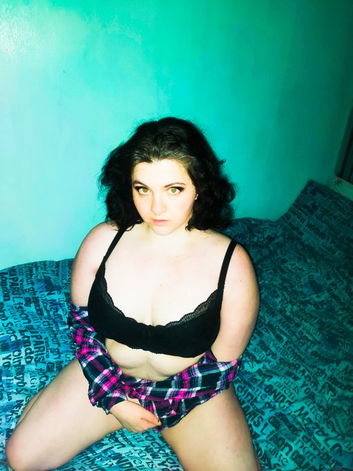 The bitch is back!!  #milf #gamergirl  #fuckmedaddy https://t.co/gnvMGwEZLv<a href="/tag/milf"class="tags">#milf</a><a href="/tag/gamergirl"class="tags">#gamergirl</a><a href="/tag/fuckmedaddy"class="tags">#fuckmedaddy</a>