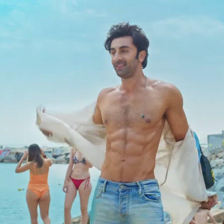 RanbirDaily's tweet photo. Rocking both the looks 😉
#TuJhootiMainMakkar 
#TuJhoothiMainMakkaarTrailer https://t.co/1w67PKHbXZ