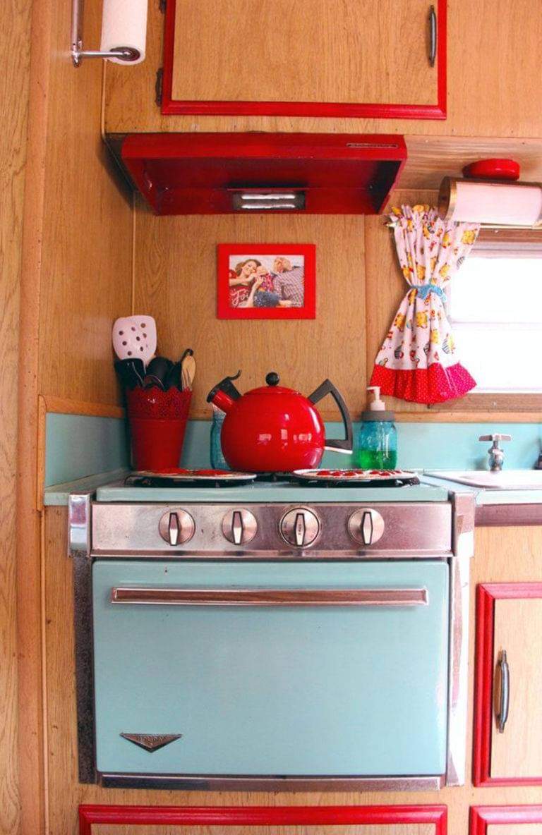 TheEnglishCarav's tweet photo. 'Step Inside This Colourful and Charming Retro Camper'.
#theenglishcaravancompany #vintagecaravanworkshop #caravanworkshop #caravanrestoration #retrocaravan #classiccaravan #caravanrenovation https://t.co/NNQO8jQHkx