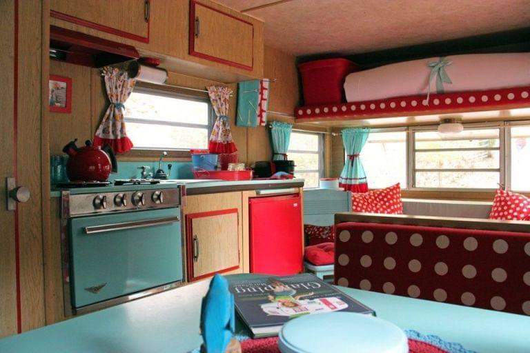 TheEnglishCarav's tweet photo. 'Step Inside This Colourful and Charming Retro Camper'.
#theenglishcaravancompany #vintagecaravanworkshop #caravanworkshop #caravanrestoration #retrocaravan #classiccaravan #caravanrenovation https://t.co/NNQO8jQHkx