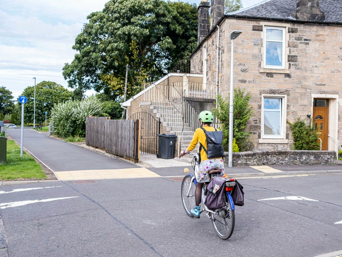 Choosing to walk and cycle more local journeys is better for the environment, good for mental and physical health, and can save money too. We're calling for investment in safe, accessible #ActiveTravel routes across the UK to make this choice possible for more people ✅