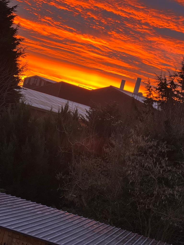 CreditonMilling's tweet image. Wow!! 😮

What an absolutely incredible view at the mill yesterday morning 😍.

Did you capture any photos of the colder weather ❄️ or sunrises 🌄 last week? We would love to see them.

#sunrise #devonviews #devonisheaven #wintersun