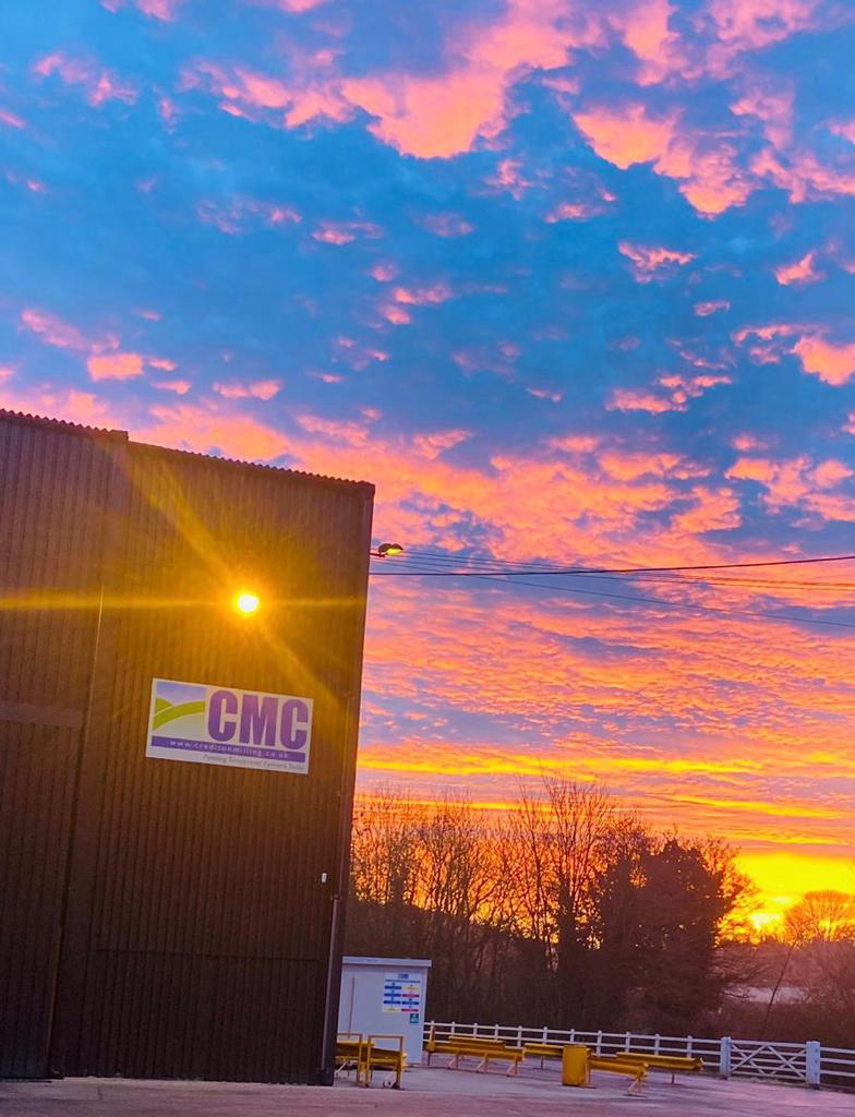 CreditonMilling's tweet image. Wow!! 😮

What an absolutely incredible view at the mill yesterday morning 😍.

Did you capture any photos of the colder weather ❄️ or sunrises 🌄 last week? We would love to see them.

#sunrise #devonviews #devonisheaven #wintersun