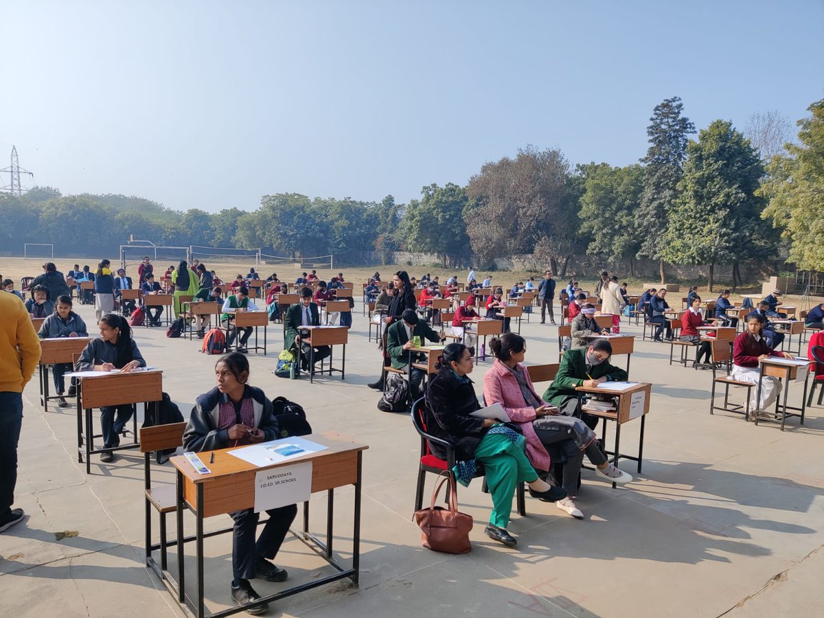 kvaairangpuri's tweet photo. 108 Students from 19 different  Delhi Schools, divulged their thoughts on how they can enjoy their Exams without Stress. Their Expressions poured into Painting and colours of happiness. PPC#2023@KVAAIRANGPURI 
 #PMO2023 #NarendraModi  #MOE  #kvs #mygov https://t.co/oEs9ROjfao