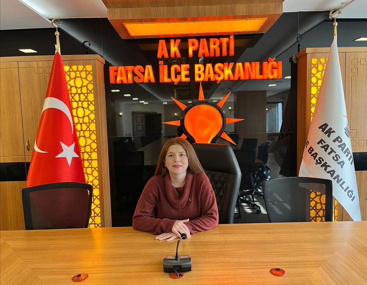 Bugün AK Parti Fatsa İlçe Kadın Kolları Teşkilat Nöbetçimiz;
Tanıtım Medya Başkan Yardımcısı
Sn. Tuğba AYDIK
⏱ 11:00 - 16:00 
Soru, görüş ve önerileriniz için; 
📌 AK Parti Fatsa İlçe Başkanlığı
☎ 0452 424 00 39

 İyi nöbetler diliyoruz.

#AkNöbet