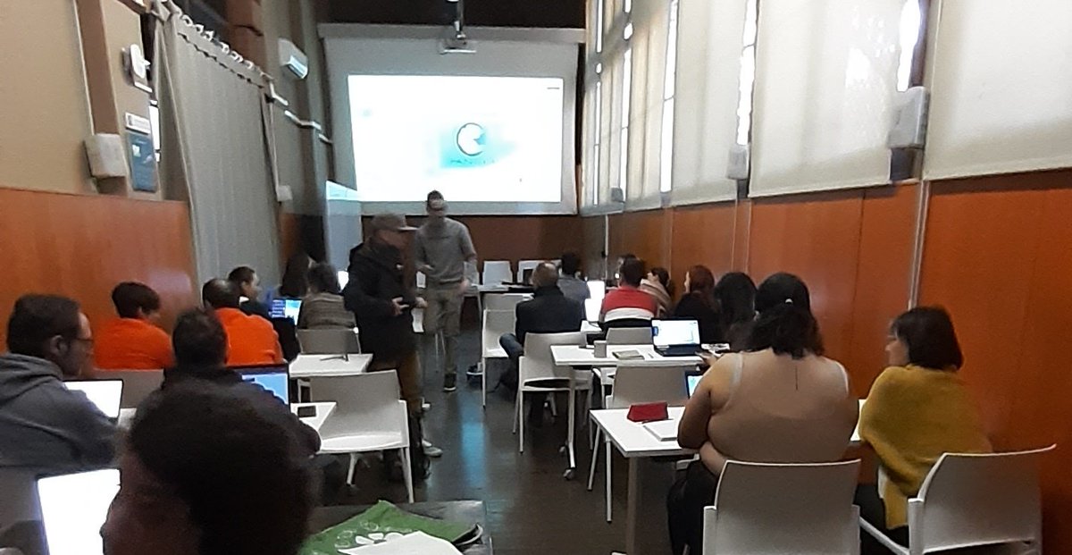 MCNBgeologia's tweet photo. Assistència massiva al I Curs bàsic de PangeaDB, la nova base de dades de col·leccions que han creat els equips de Petrologia,Mineralogia i Paleontologia @museuciencies per a les col·leccions que gestionen, impartit pel tècnic especialitzat Miquel Roquet. https://t.co/mTZVNmhZOb