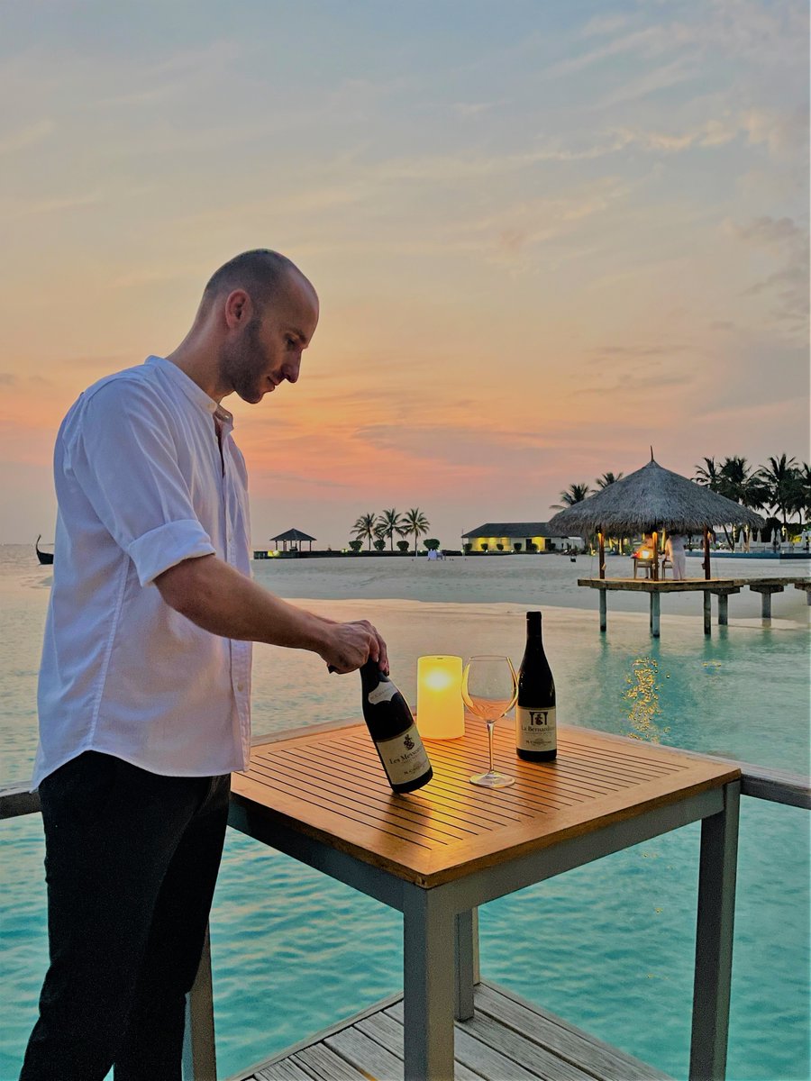 Splurge-worthy wine dinner menu around the world Wine Degustation Dinner with Sommelier Jan Spener. Join us on a culinary journey in ETESIAN on January 26.  Our expert host will take you on an entertaining journey about some extraordinary wines 
bit.ly/Flavours_Aroun…