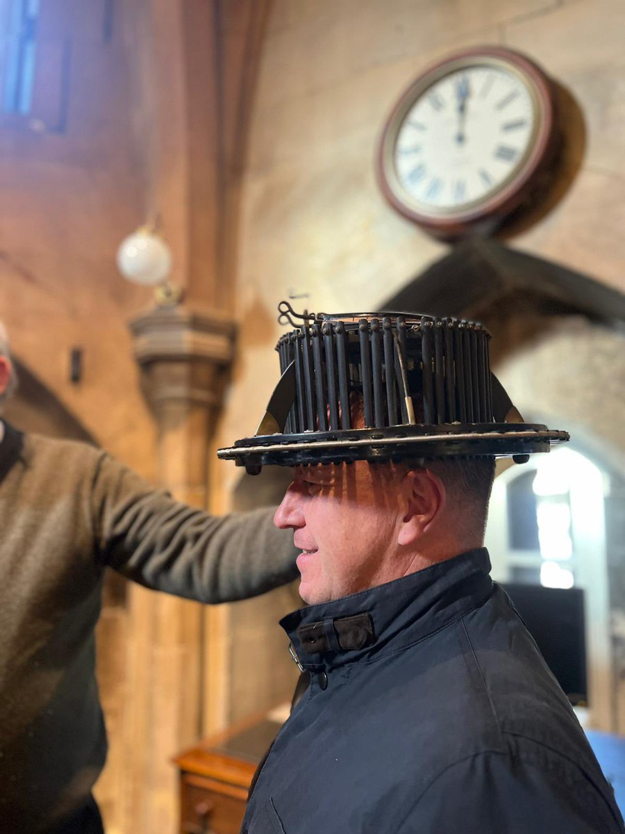 YeomanWarder417's tweet image. Getting fitted for my Hat was the weirdest feeling. Which house will I belong too? 

‘House of Tudor !’ @TowerOfLondon #sortinghat #beefeater #tudor