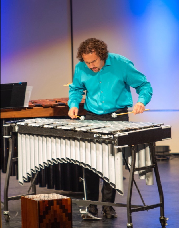 azphilharmonic's tweet photo. A Soprano &amp; Two Vibraphones? In prep for manos percussion on February 5 @ YCPAC, Maria Flurry discusses arranging Agnus Dei for percussion &amp; voice. Plus percussionist Fred Morgan and Art 4 All. https://t.co/IZYBUbCw8v https://t.co/gwjzsIG9LW