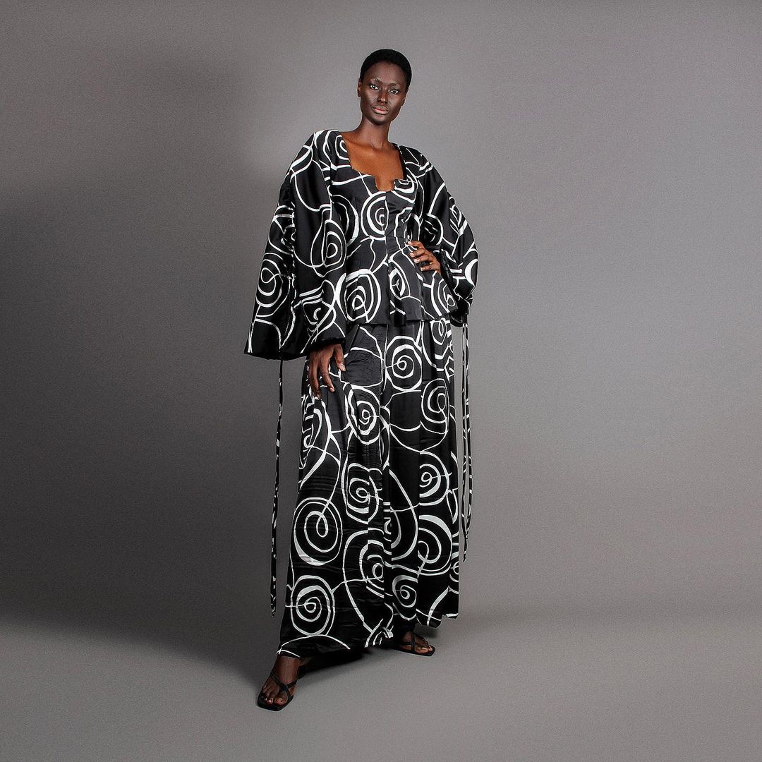 With Beyoncé, Naomi Campbell, Iman, and Alicia Keys as fans, there must be something special about <a href="/TongoroStudio/">TONGORO</a>. Discover why Ivory Coast-raised creative director <a href="/SarahDiouf/">Sarah Diouf</a>, is taking African Fashion to new heights.
Read: csa.global/african-design…