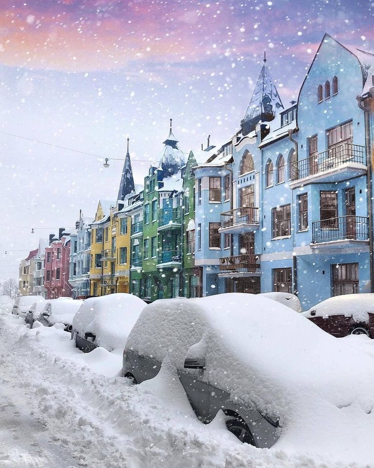 RT @VFinnishProbs: Proof that winter in Helsinki isn't all grey skies and darkness https://t.co/Ixj6gmHmFl