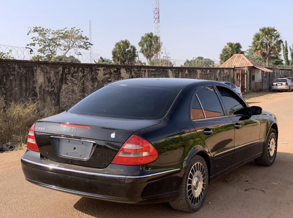 NEATLY USED MERCEDES BENZ E350 2005 MODEL 

PRICE 2.5
CALL ☎️ 08164646623
LOCATION 📍KADUNA
NATIONWIDE DELIVERY 

 #ObiDattiInKano #Enzo #Dembele #Sultan #Mount #Eriksen #Garnacho