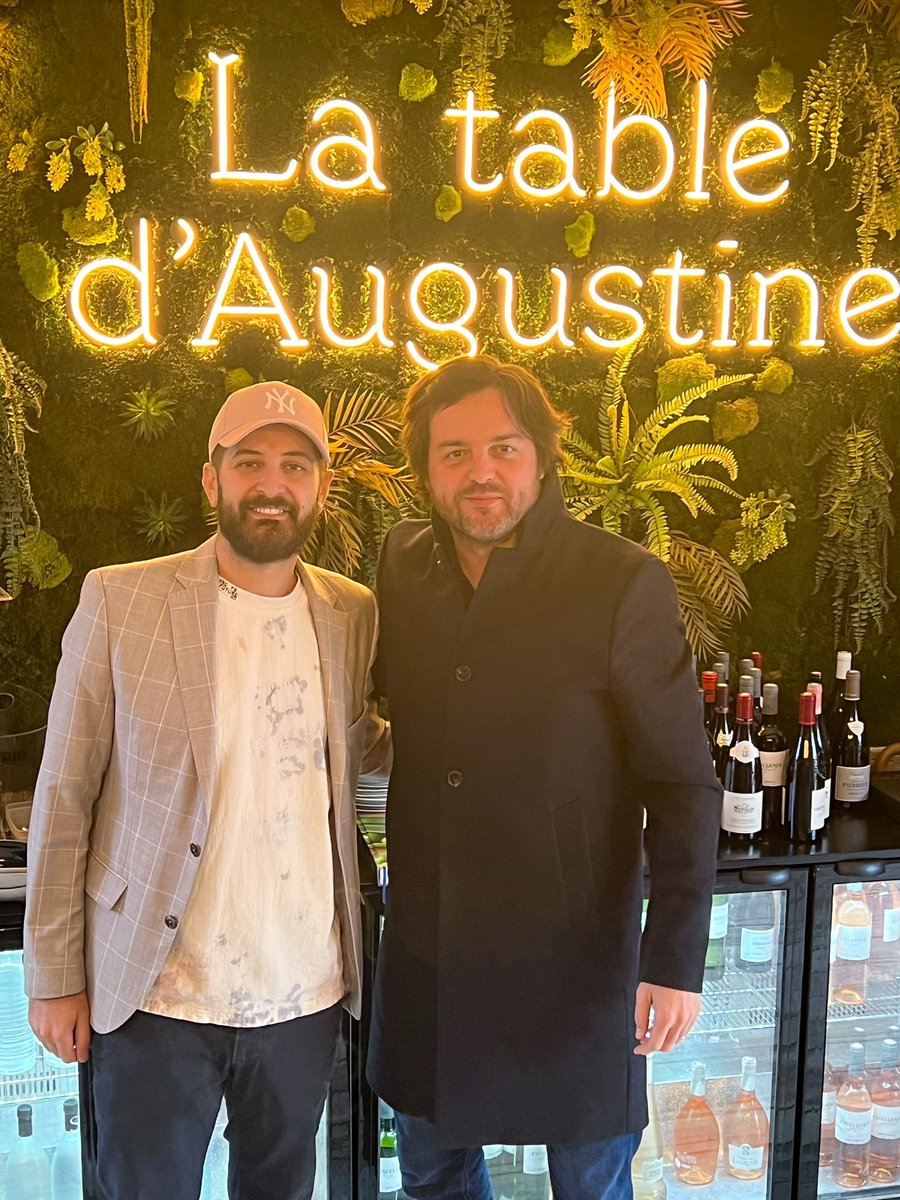 Une 8eme victoire consécutive, cela mérite bien un repas de fête pour l’état major olympien 👵🏻 Merci Javier Ribalta. À très bientôt et bonne saison 🥂 @OM_Officiel #TeamOM #Ligue1 #OM #MercatOM #restaurant