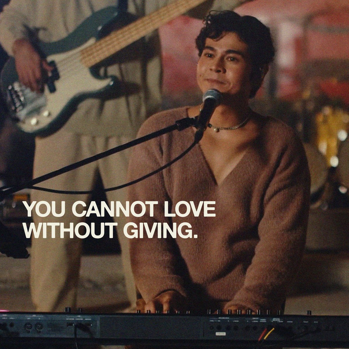 TheJuans_BAND's tweet photo. Alin ka sa dalawa, yung tumatanggap o yung nagbibigay?

🎥 https://t.co/wFBYfQcM8P https://t.co/8ie2BGINfA