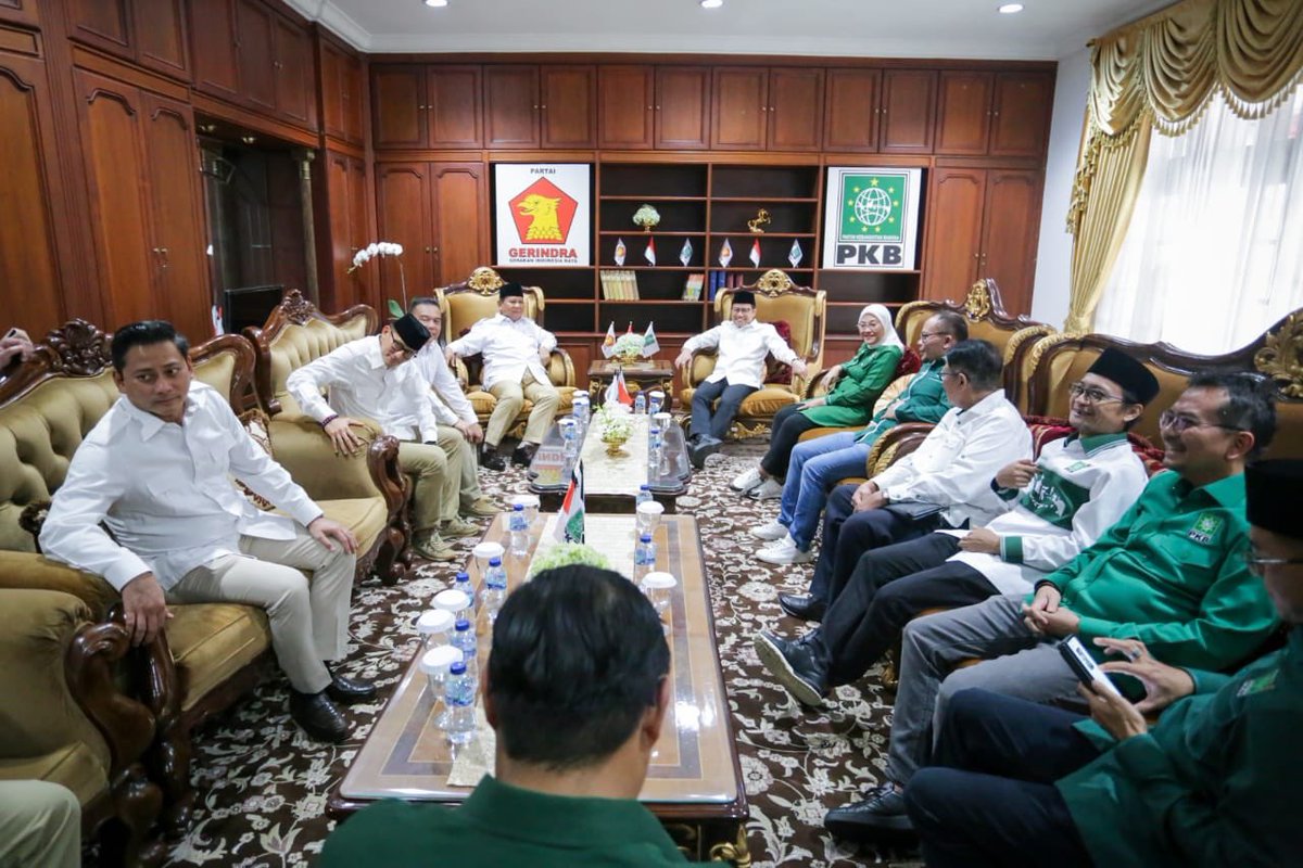 BALAS_BUDI's tweet photo. Sekretariat Bersama @DPP_PKB dan @Gerindra 

Salah satu koalisi yang progresnya selalu baik, semoga lebih baik untuk kedua partai ini, dan kedua ketum parpol ini, berkah untuk Kebangkitan Indonesia Raya 💚🇮🇩

Sekber
Partai Kebangkitan Bangsa https://t.co/UGt3F96Efq