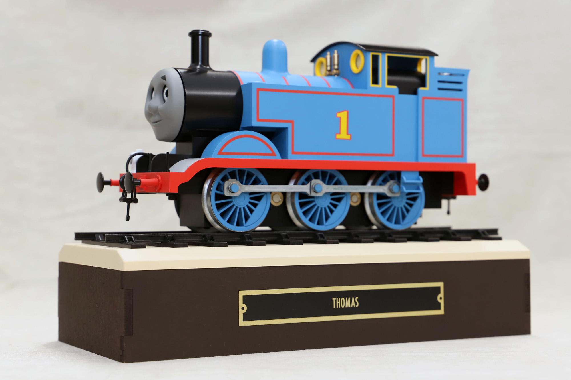 トーマス レプリカ coolprops CoolProps Thomas the Tank Engine Replica Unboxing - YouTube