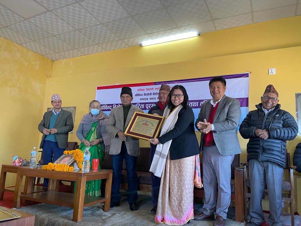 सञ्चारिका समूह नेपालको केन्द्रीय अध्यक्ष बिमला तुम्खेवा बरिष्ठ पत्रकार गोविन्द वियोगीको सम्झनामा स्थापित सस्था सम्पादक समाज नेपालद्वारा सम्मानित हुनु भएकोमा हार्दिक बधाई तथा शुभकामना ।