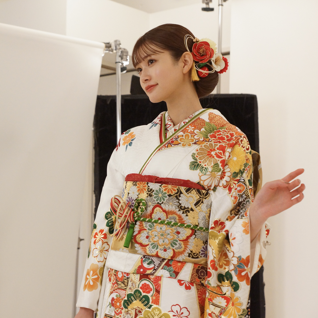 驚きの価格が実現 305z2〇鈴乃屋取扱い 小柄な方にも シンプル 振袖