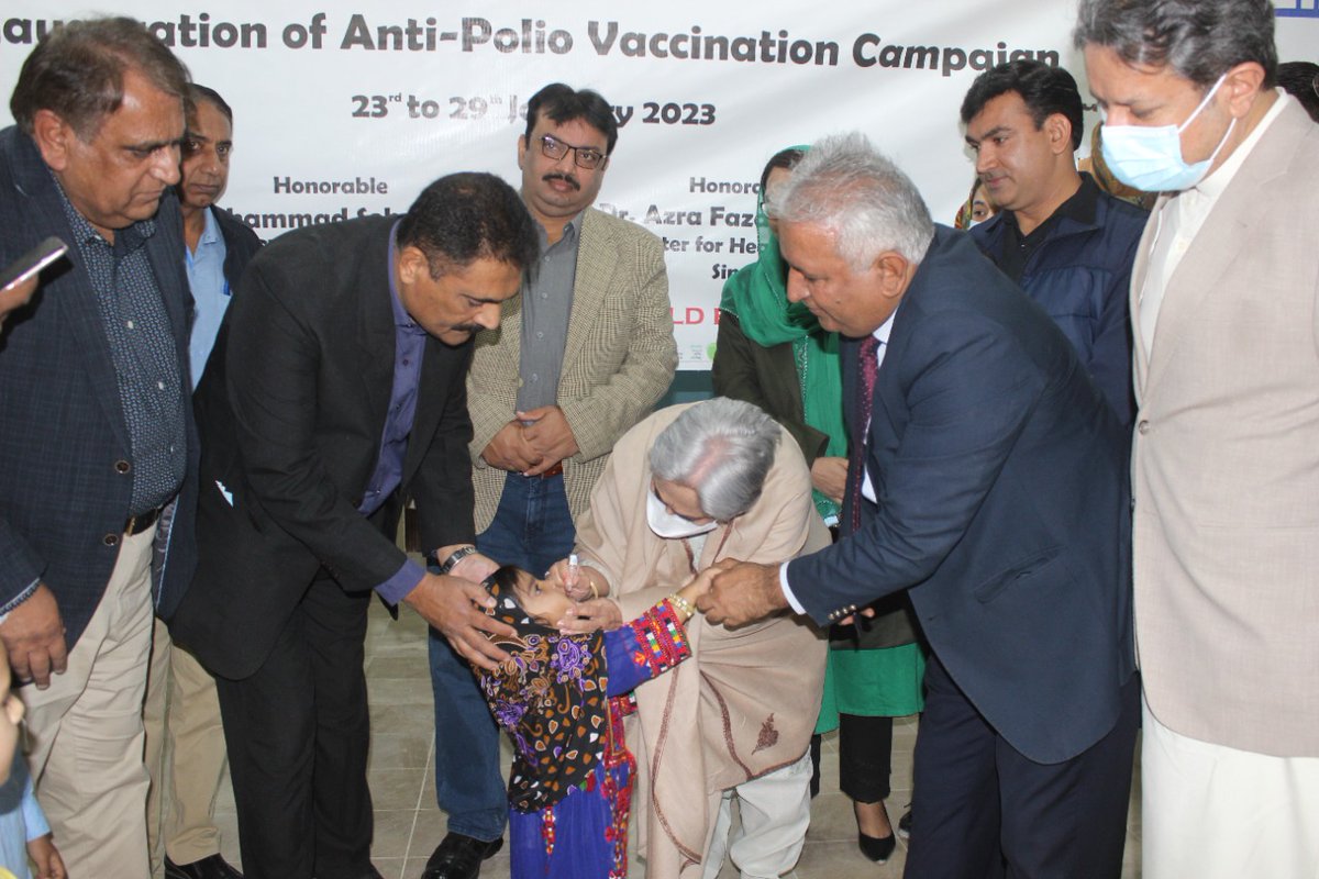 PakFightsPolio's tweet image. Sindh ➖ Health Minister @AzraPechuho, Parliamentary Secretary on Health @Qasimsoomro, National TFP Dr. Altaf Bosan alongside Coordinator @EocSindh Fayyaz Hussain Abbasi administered polio drops to children to inaugurate the Polio campaign across Karachi &amp;amp; Hyderabad Divisions.