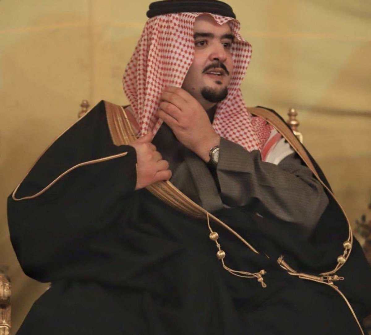f_es's tweet photo. الكثير من الأعمال الخيرية الي يقوم بها دون ذكر إسمه على رغبة منه ، ابو الايتام والمساكين و خيرك شمل الجميع ،  الغني والفقير والله تعجز الحروف عن وصفك ، أسال الله ان يديمك ويسعدك ❤️
#ساره_وعبدالعزيز_ينخونكم 
#عبدالعزيز_بن_فهد https://t.co/ZKseGZUoKl