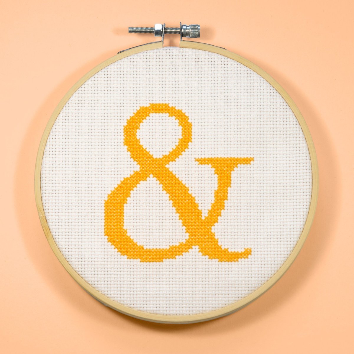kpatutodesign's tweet photo. Typeface: Bookmania⁠
marksimonson⁠
dmc_embroidery⁠
⁠
#ampersandstitches https://t.co/Hk1zAfr0jH