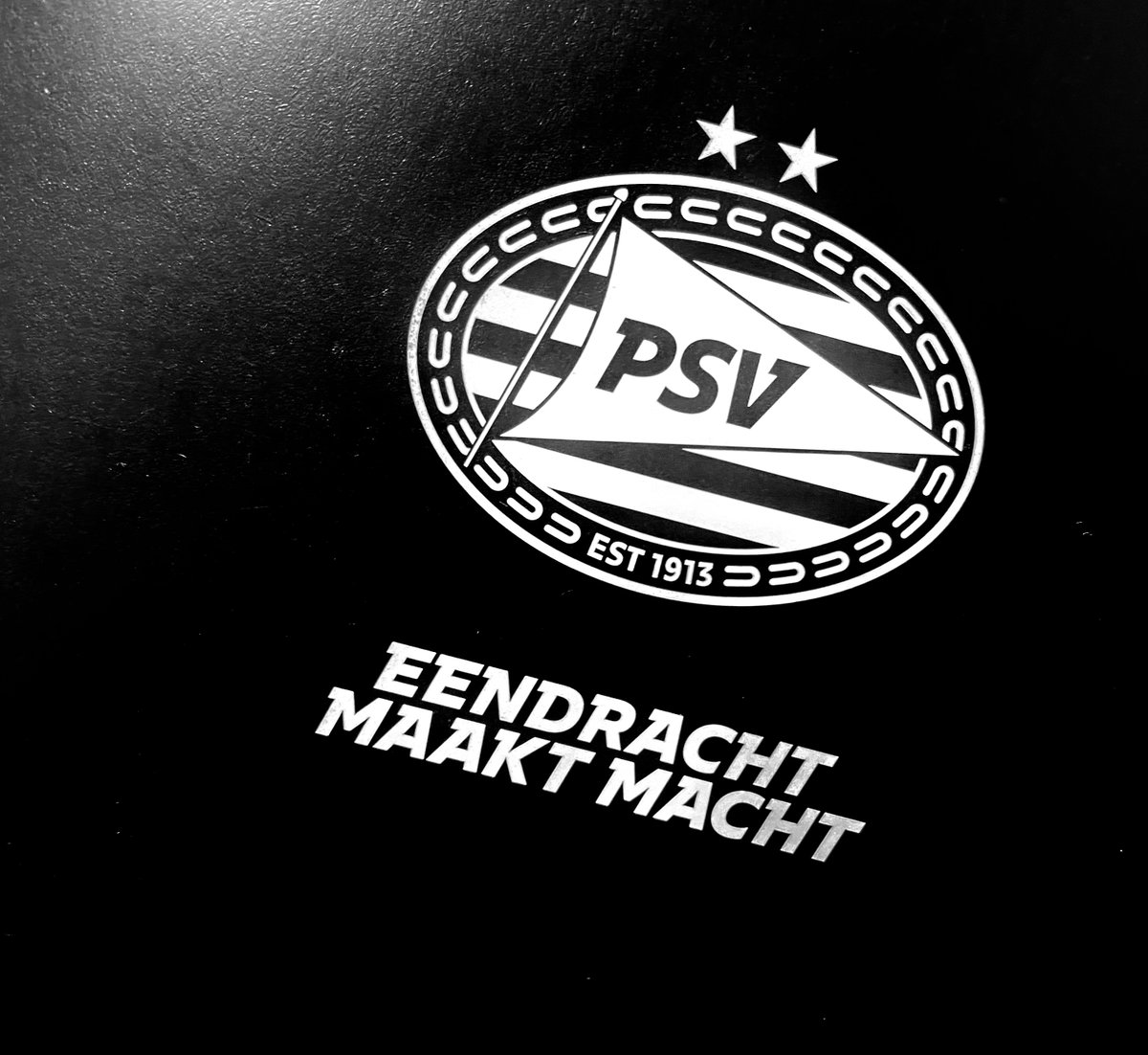 PSV Eindhoven hat mit der Nachwuchsakademie 223.000.000 € eingenommen.

Warum mich die Vision von #PSV nachdenklich macht👇